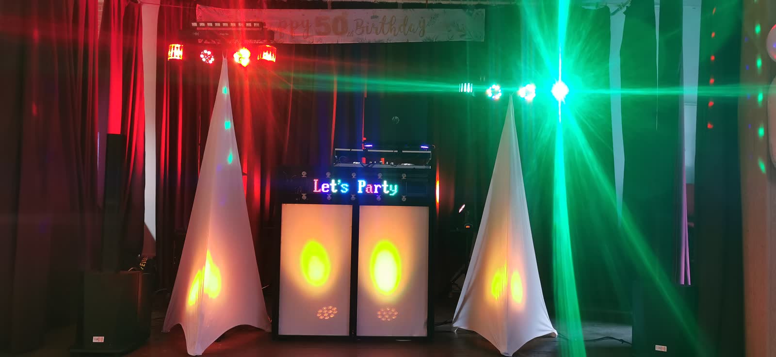 DJ Herky Live-Setup mit Lichtshow